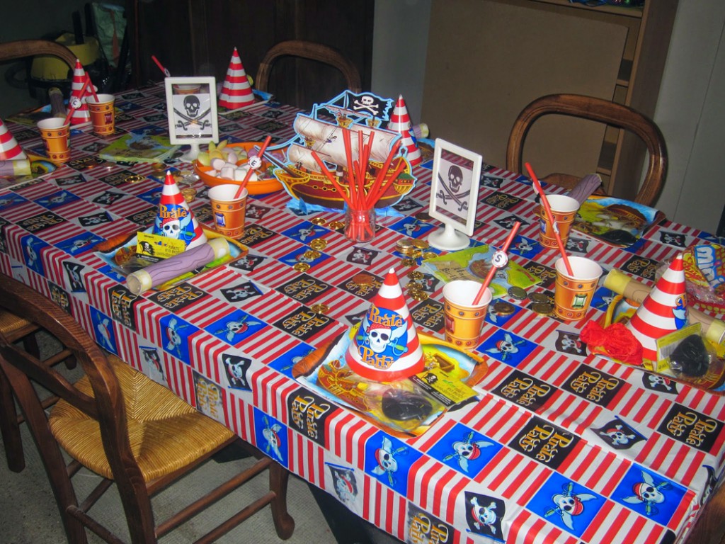 déco de table anniversaire pirates