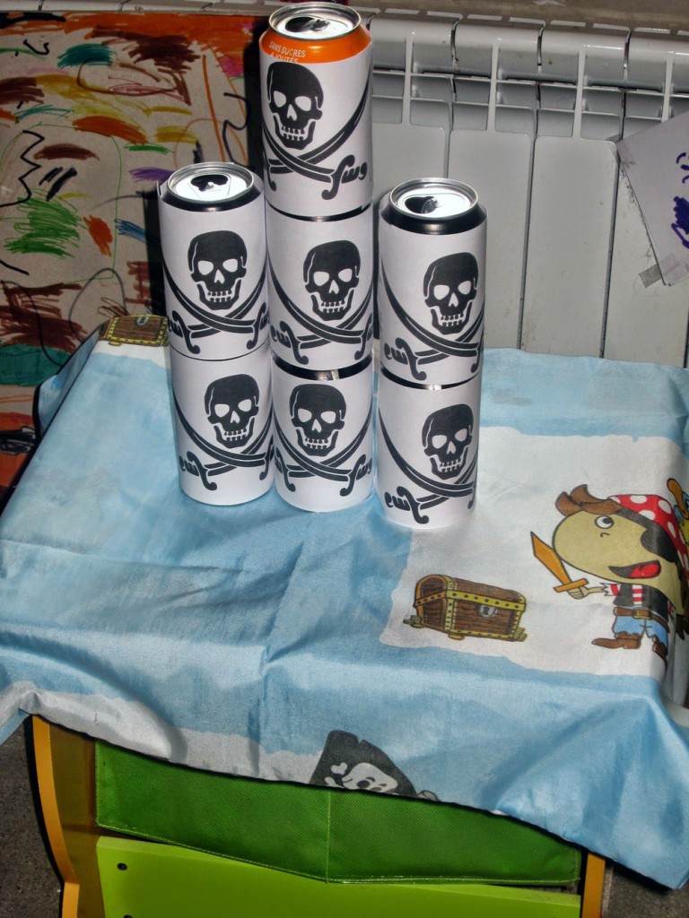 jeu de chamboule-tout thème pirates